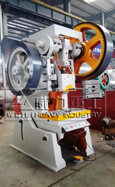 63噸開(kāi)式可傾沖床