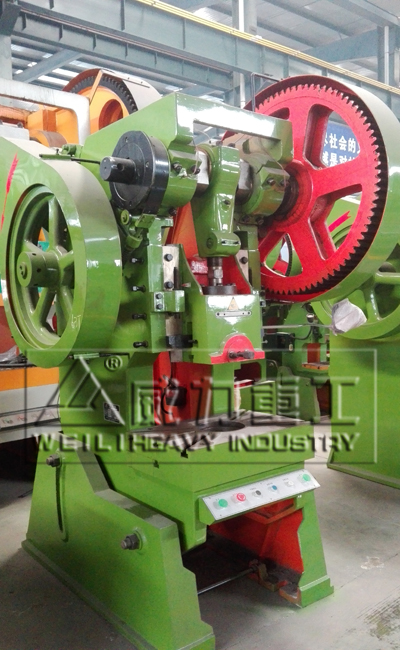 63噸開(kāi)式可傾沖床(綠色漆)