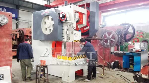 160噸深喉沖床廠家進(jìn)行性能測試