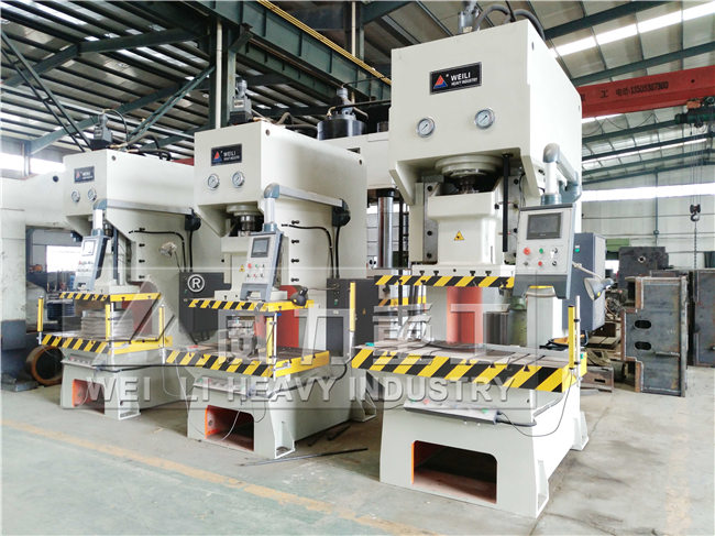 快速?zèng)_孔使用數(shù)控液壓沖床