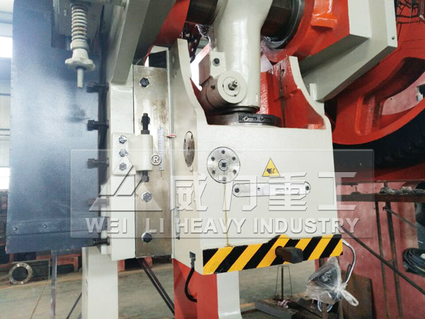 160噸沖床國(guó)標(biāo)深喉沖床